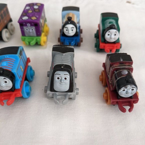 Ten (10) Thomas the Train Minis - Picture 4 of 5